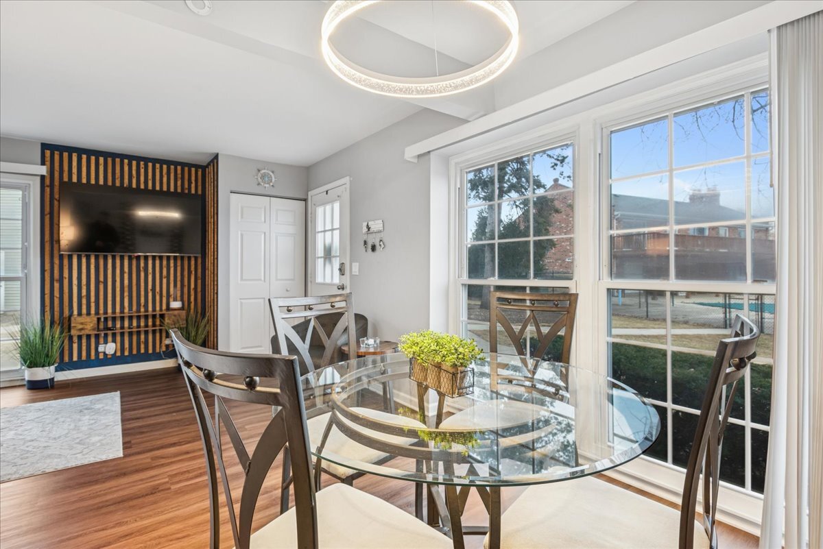 1135 Mount Vernon Court #B, Wheaton, IL 60189