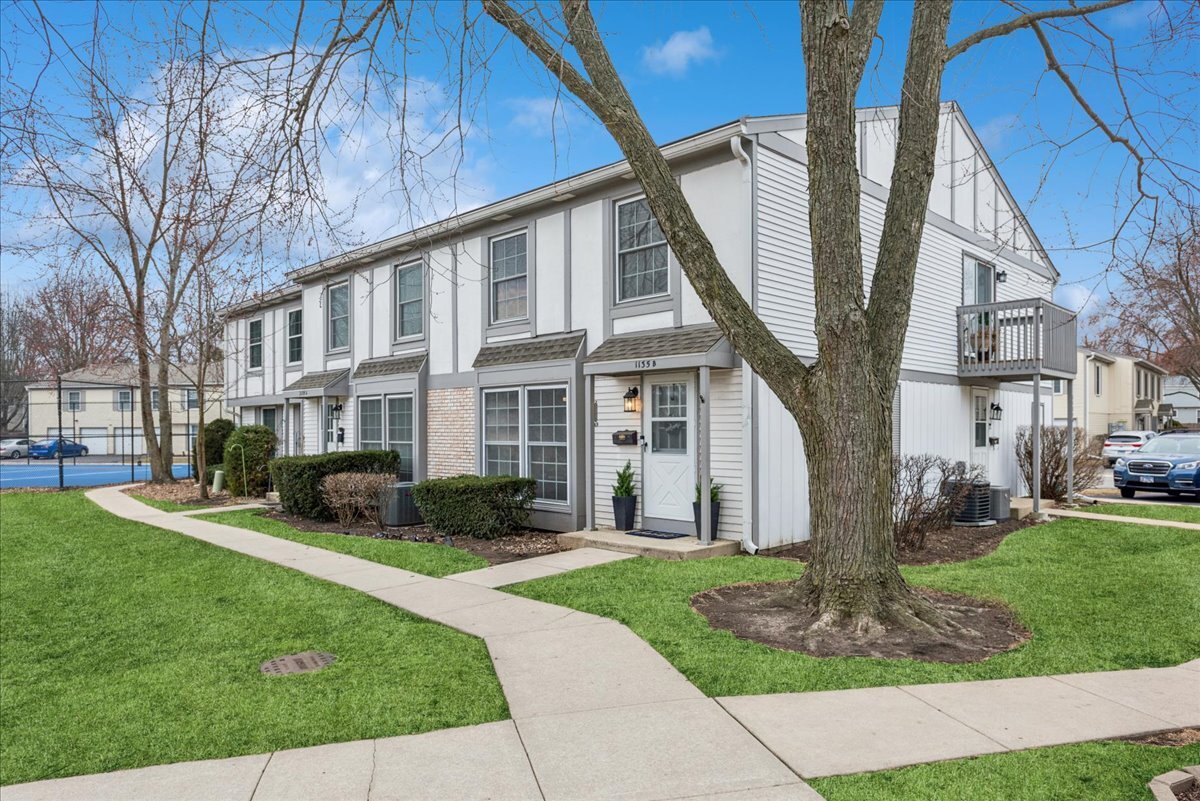 1135 Mount Vernon Court #B, Wheaton, IL 60189