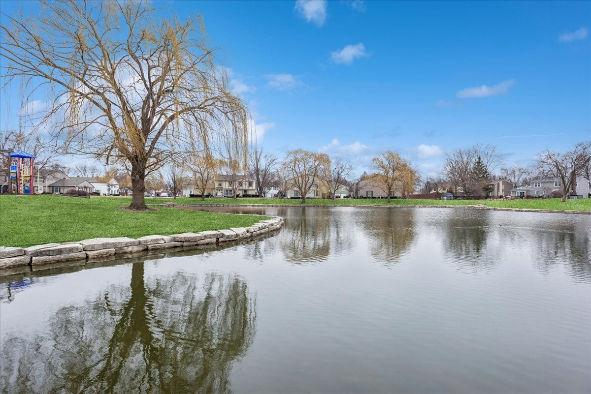 1135 Mount Vernon Court #B, Wheaton, IL 60189