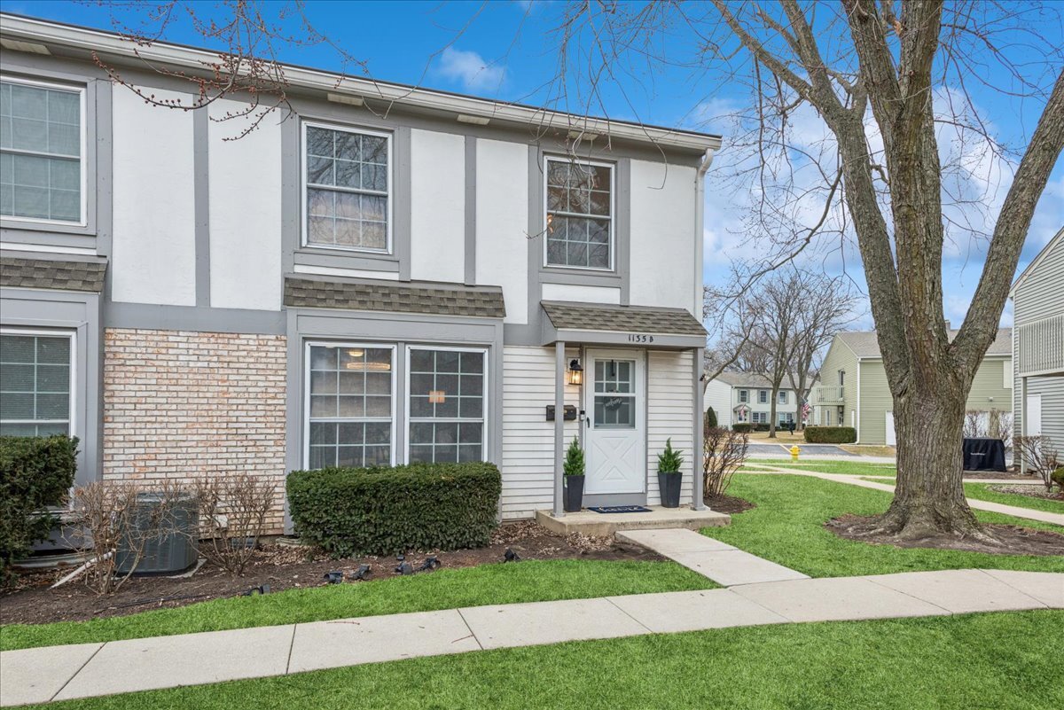 1135 Mount Vernon Court #B, Wheaton, IL 60189
