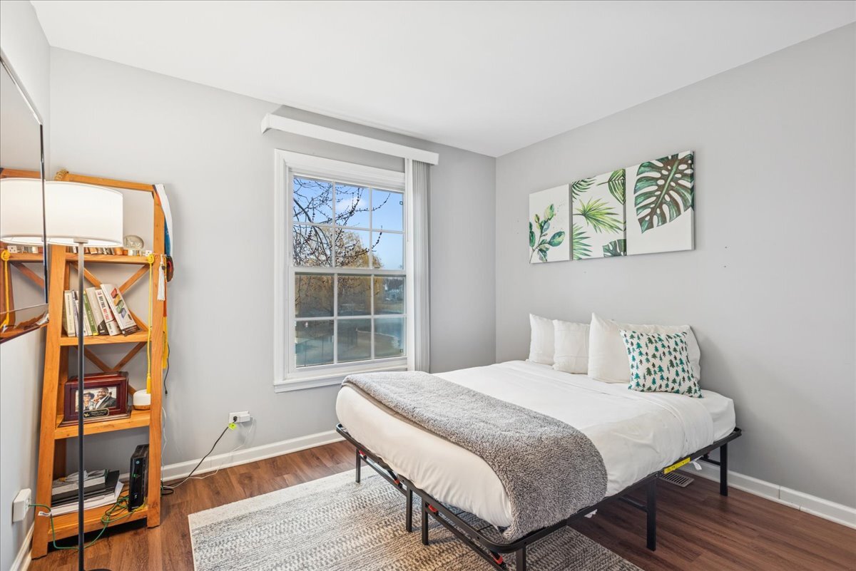 1135 Mount Vernon Court #B, Wheaton, IL 60189