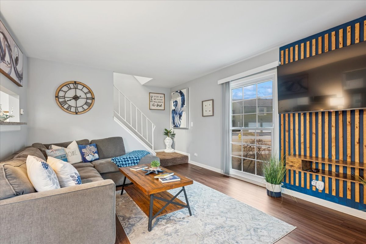 1135 Mount Vernon Court #B, Wheaton, IL 60189