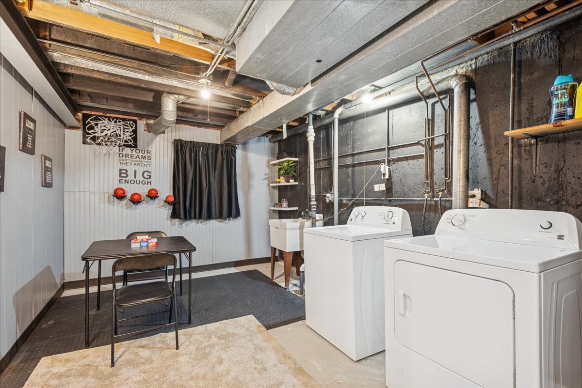 1135 Mount Vernon Court #B, Wheaton, IL 60189