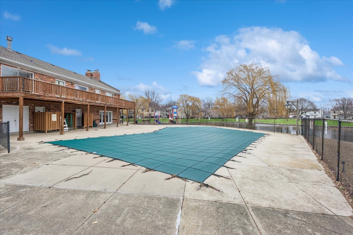 1135 Mount Vernon Court #B, Wheaton, IL 60189