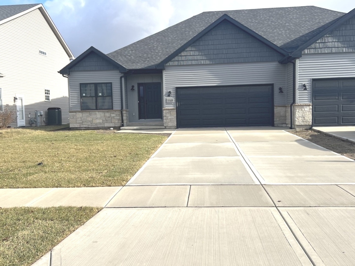 1185 S. Farmstone Drive, Diamond, IL 60416