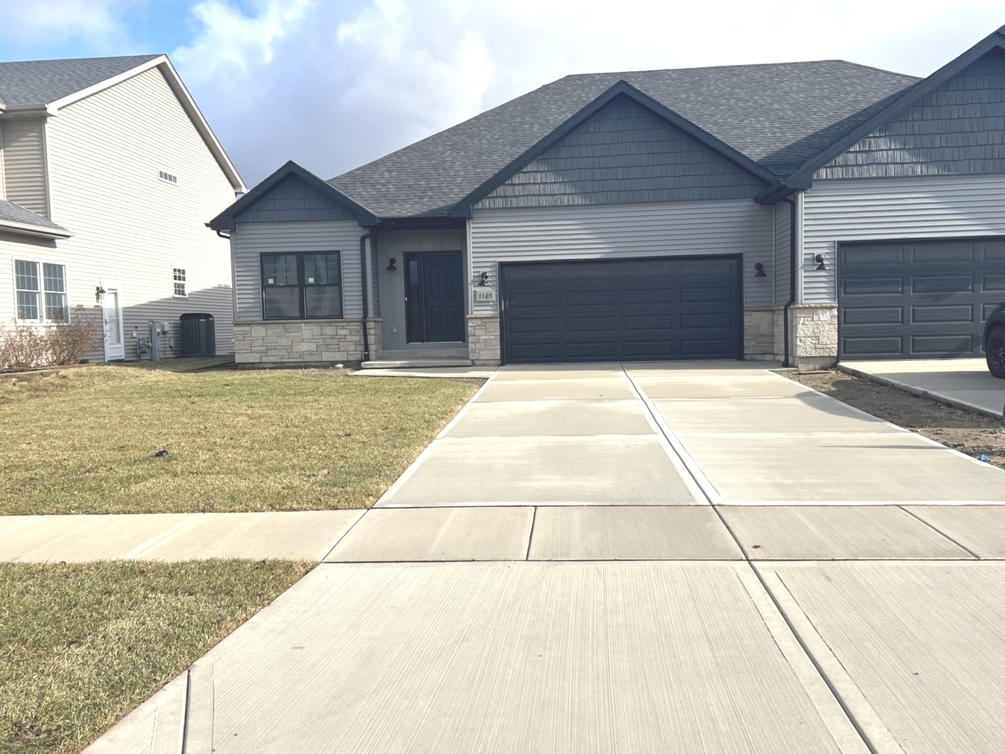 1195 S. Farmstone Drive, Diamond, IL 60416