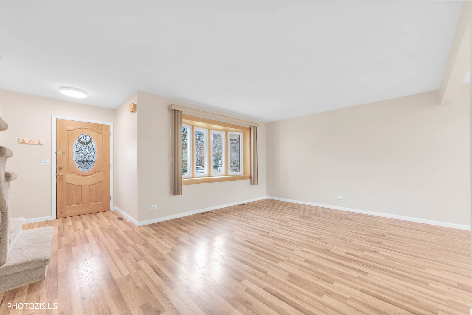 1330 S MALLARD Lane, Mount Prospect, IL 60056