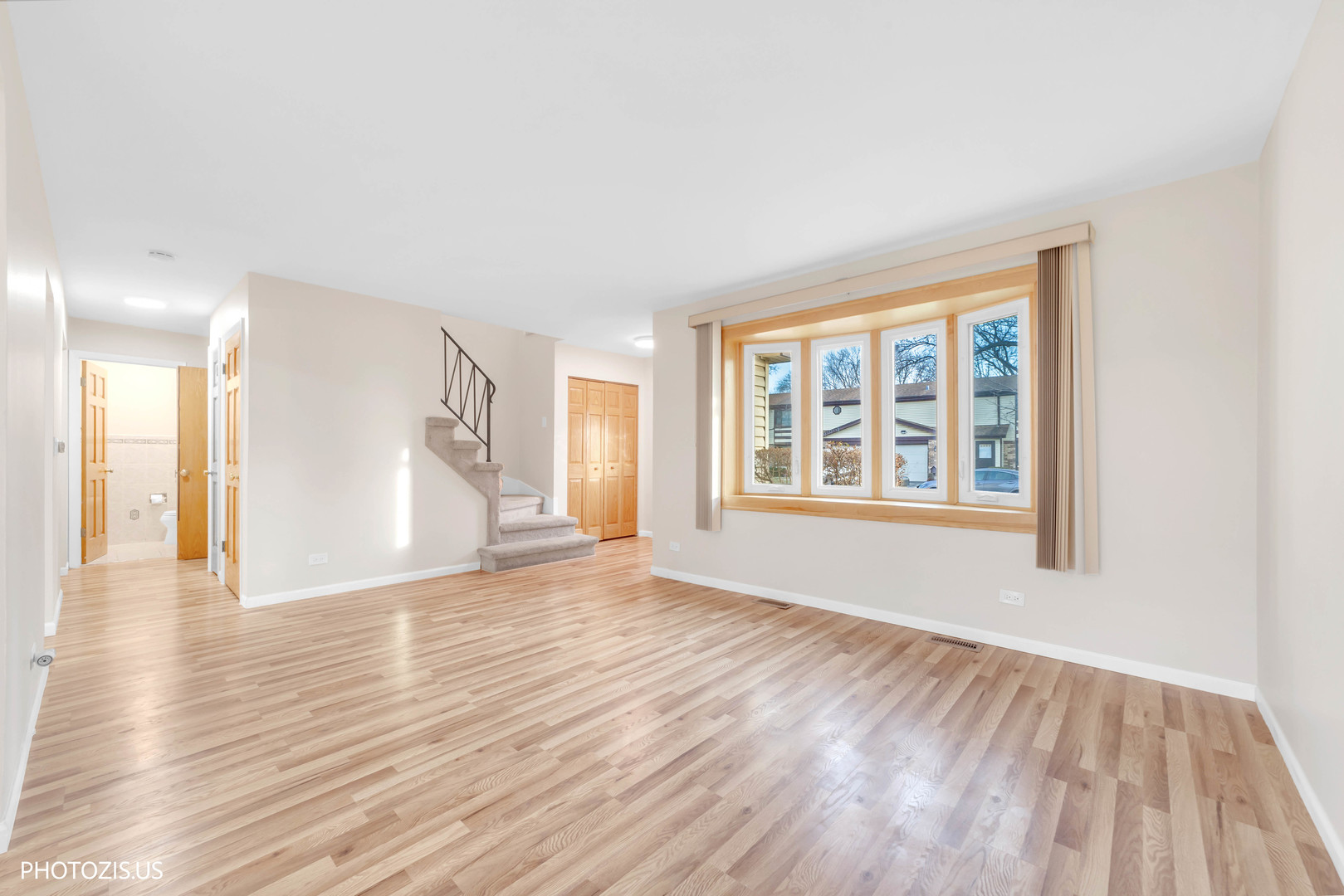 1330 S MALLARD Lane, Mount Prospect, IL 60056