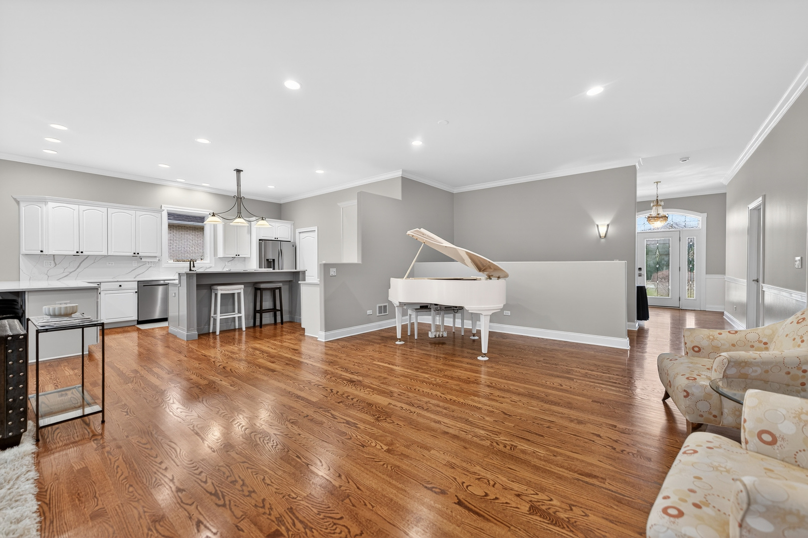 127 Rose Drive, Bloomingdale, IL 60108