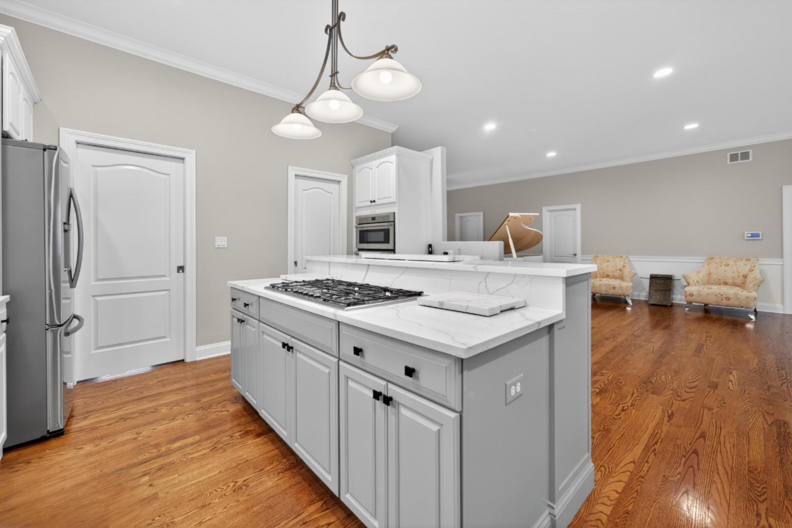 127 Rose Drive, Bloomingdale, IL 60108