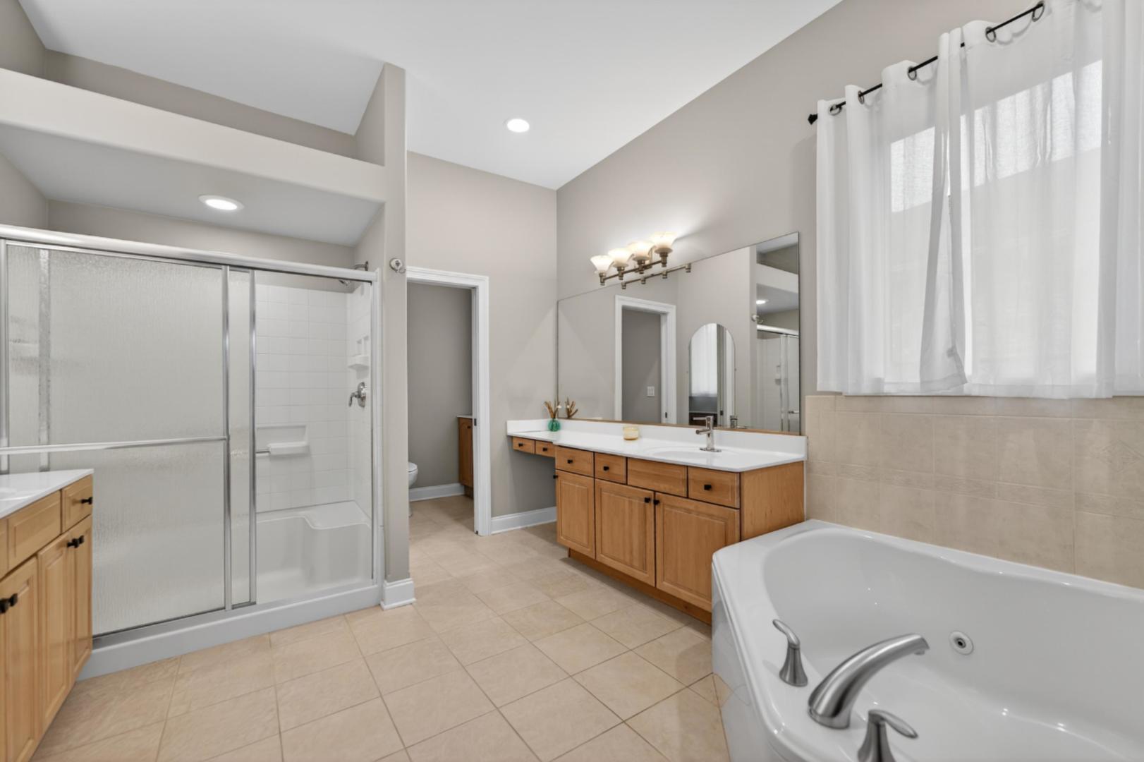 127 Rose Drive, Bloomingdale, IL 60108