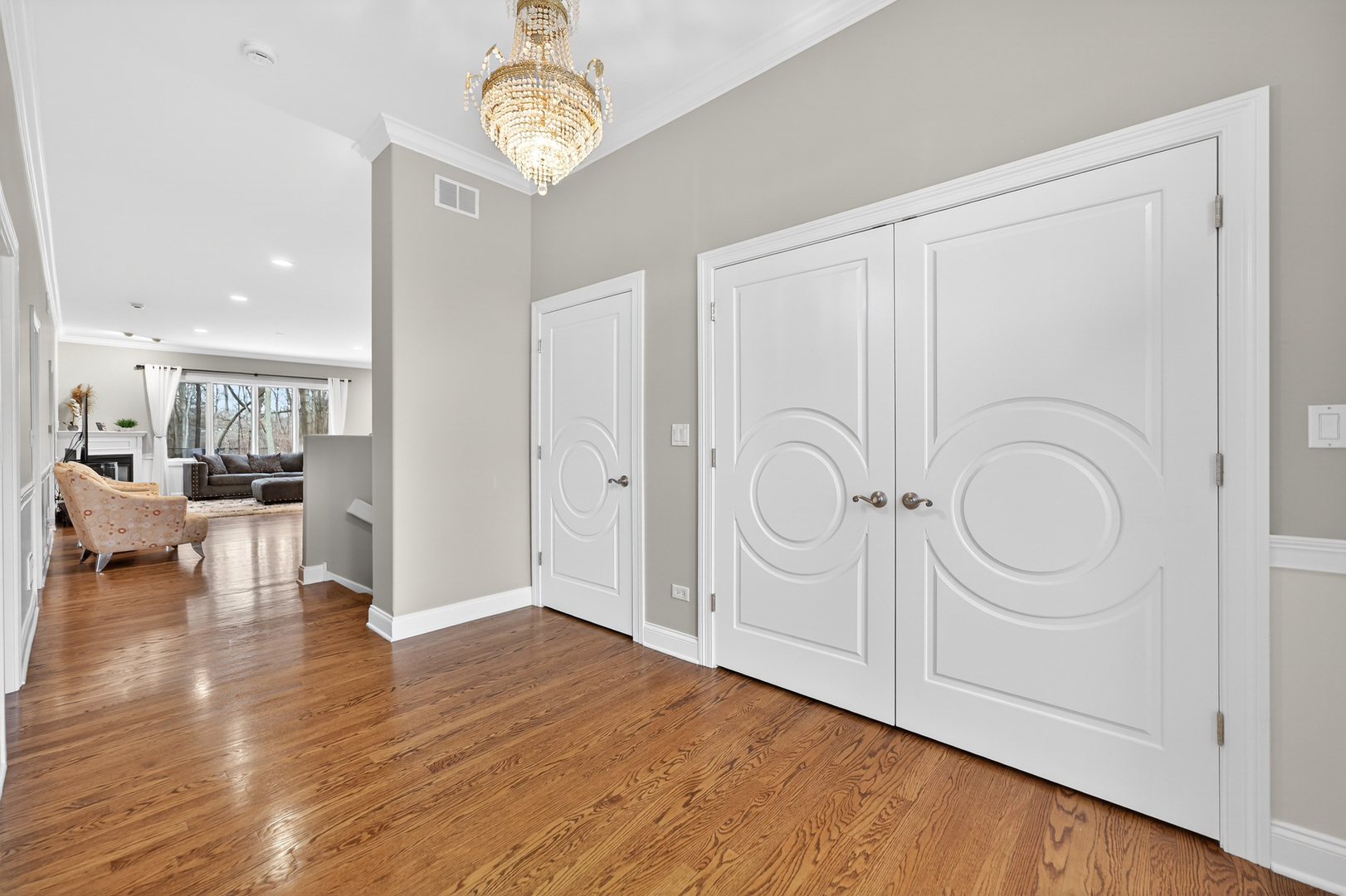 127 Rose Drive, Bloomingdale, IL 60108