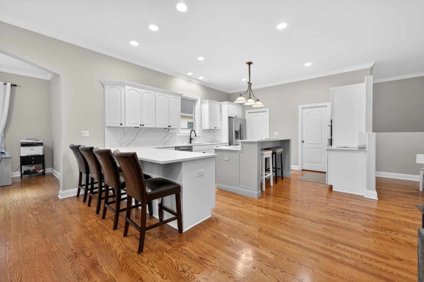 127 Rose Drive, Bloomingdale, IL 60108