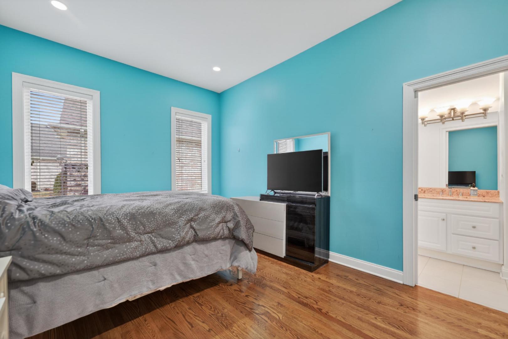 127 Rose Drive, Bloomingdale, IL 60108