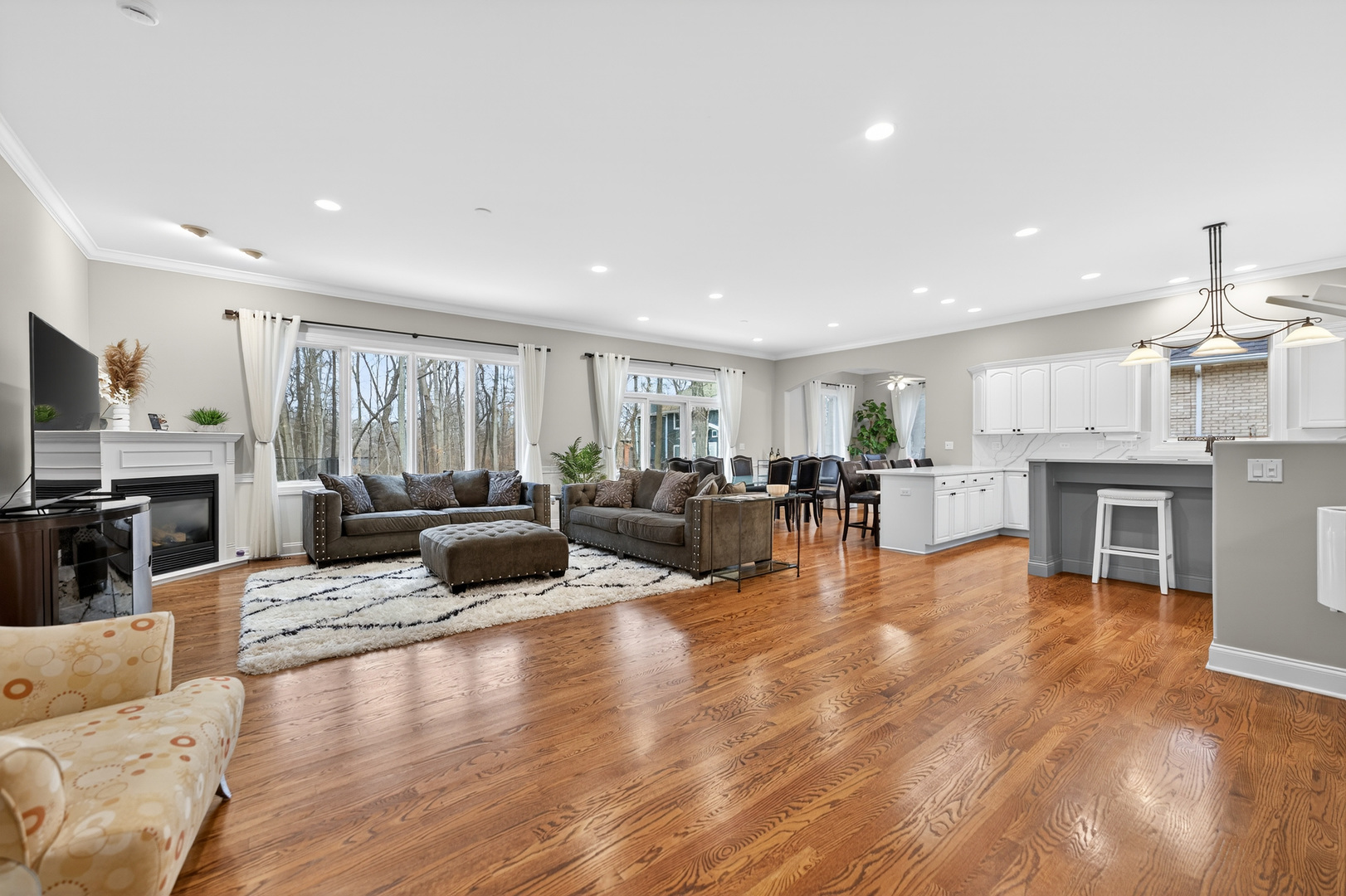 127 Rose Drive, Bloomingdale, IL 60108