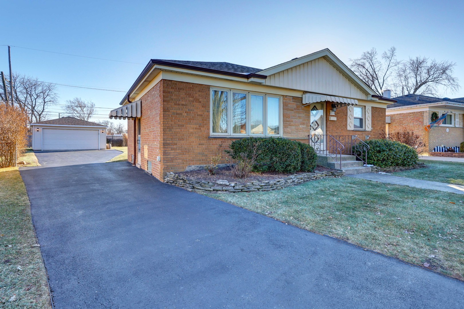 11111 Shelley Street, Westchester, IL 60154