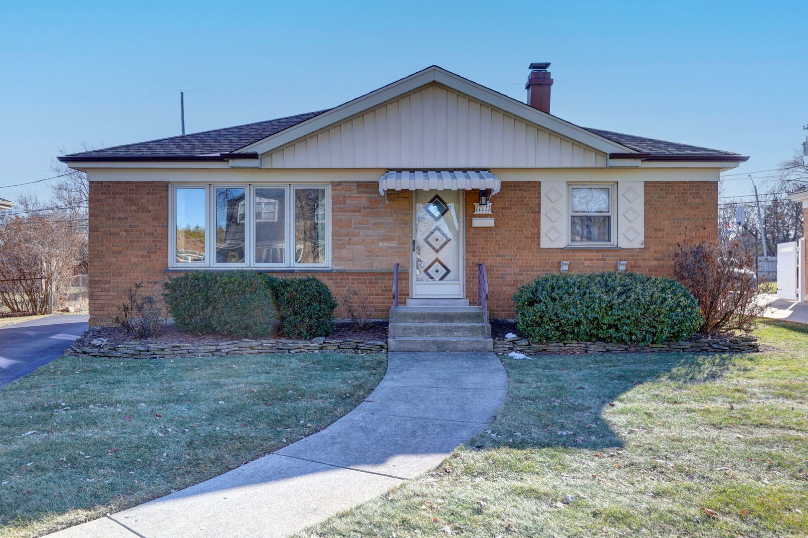 11111 Shelley Street, Westchester, IL 60154