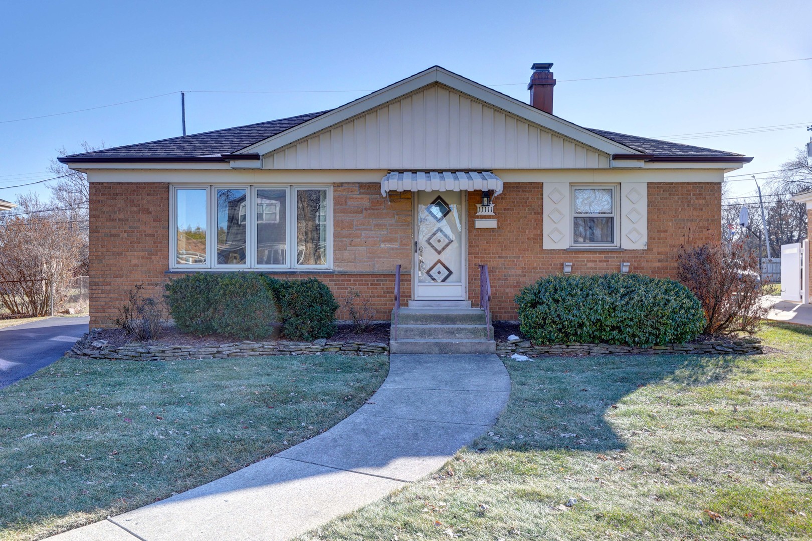 11111 Shelley Street, Westchester, IL 60154