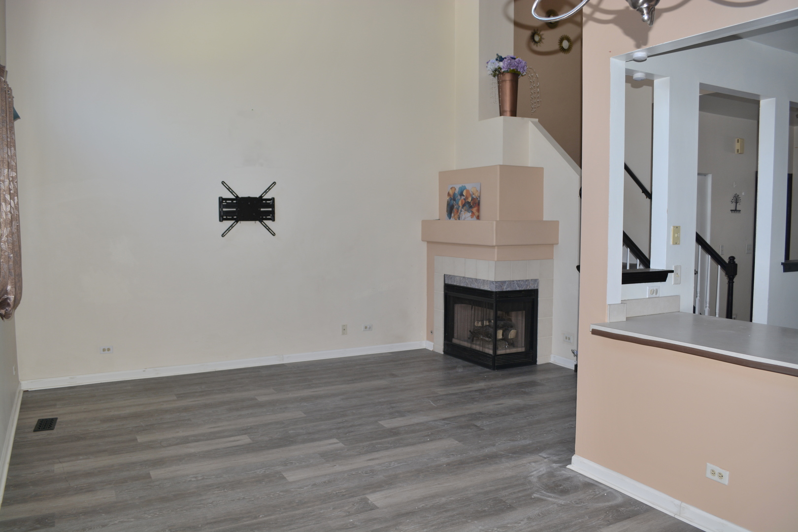 1401 Grayshire Court #1401, Elgin, IL 60120