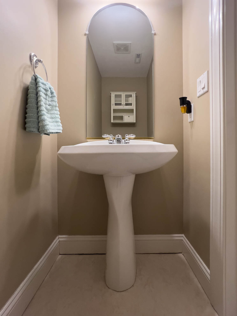 4 Scofield Court, Bloomington, IL 61704