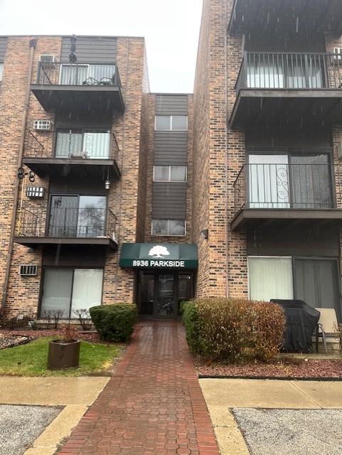 8936 Parkside Avenue #203, Des Plaines, IL 60016