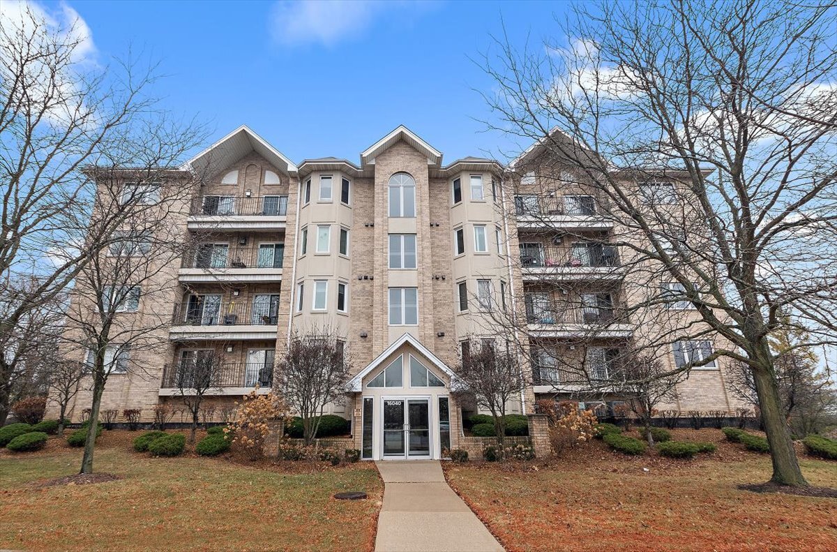16040 BOARDWALK Lane #1A, Orland Park, IL 60467