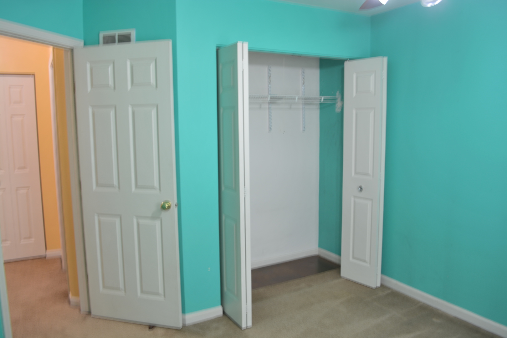 2068 NORWICH Drive, Bartlett, IL 60103