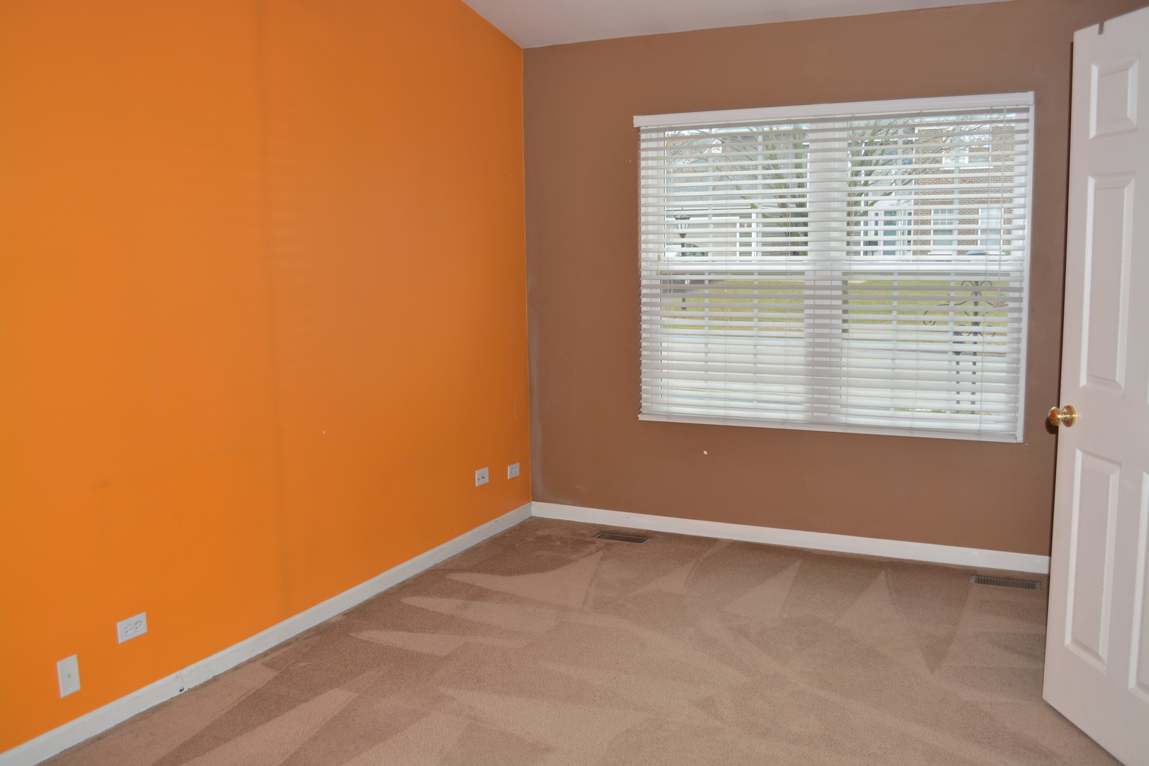 2068 NORWICH Drive, Bartlett, IL 60103