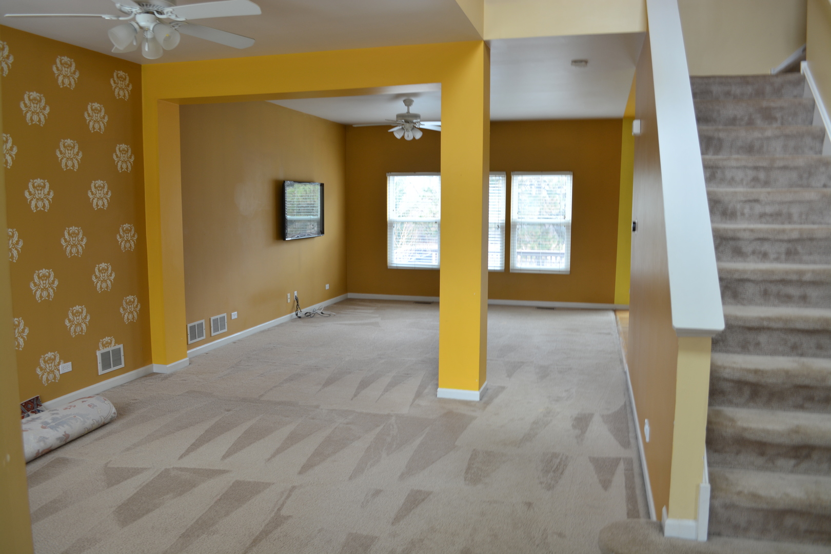 2068 NORWICH Drive, Bartlett, IL 60103