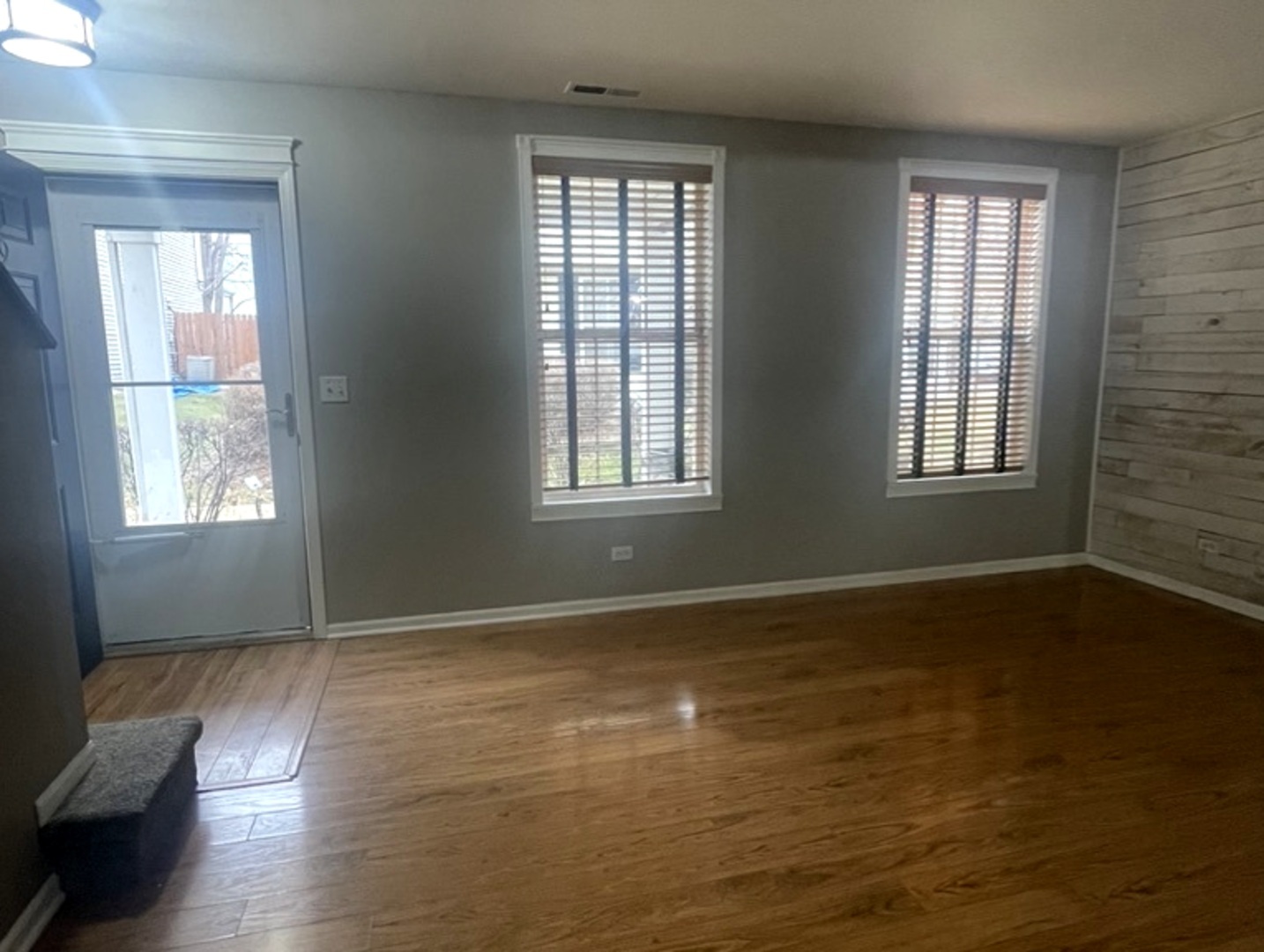 939 Symphony Drive, Aurora, IL 60504