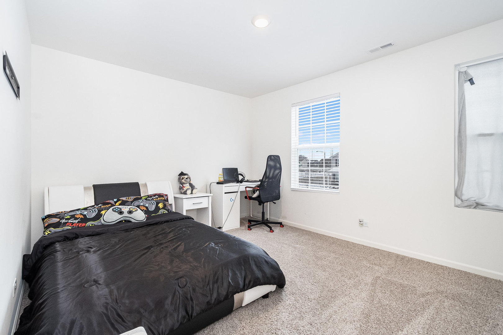 382 Hemlock Lane, Oswego, IL 60543