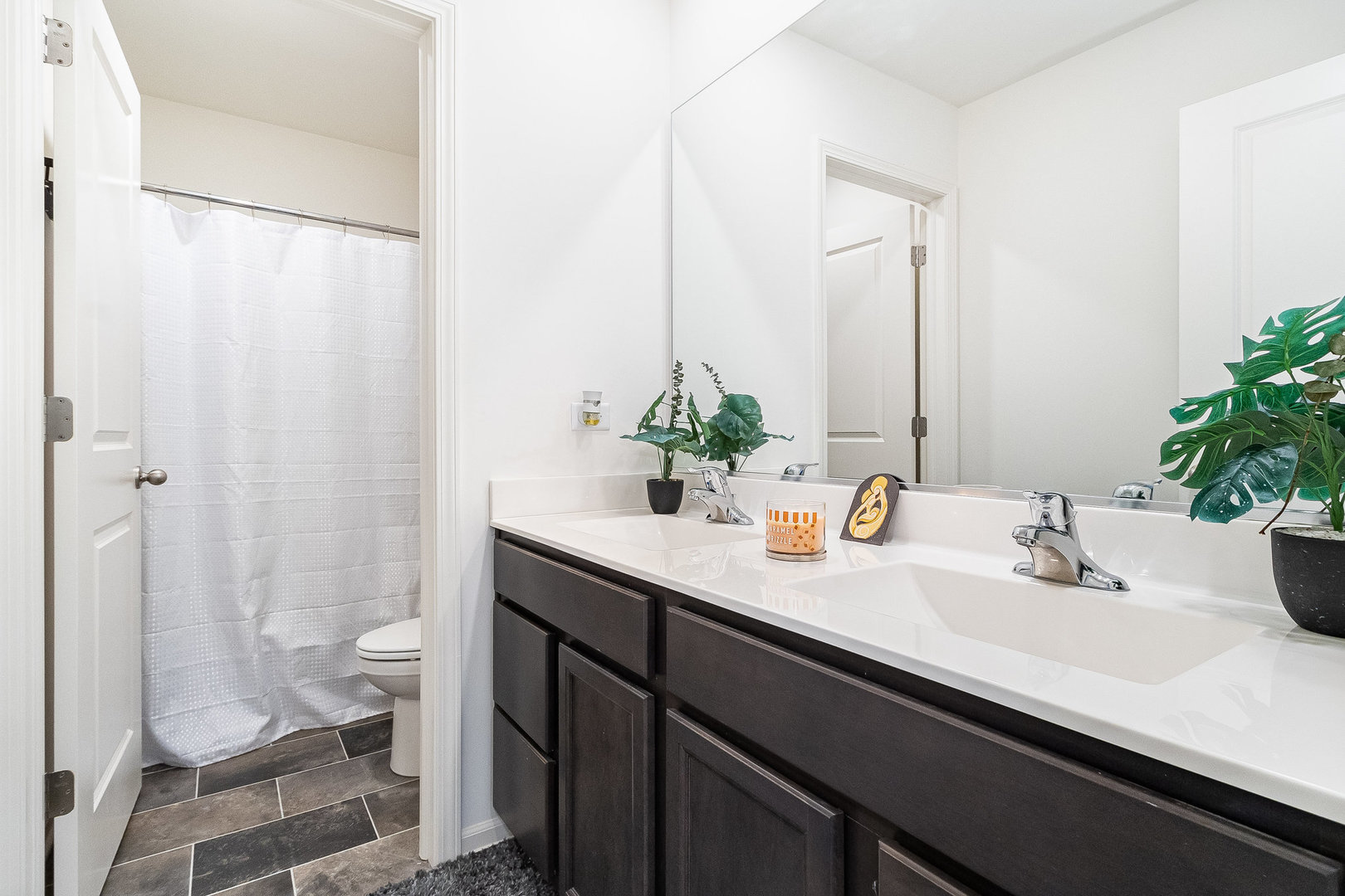 382 Hemlock Lane, Oswego, IL 60543