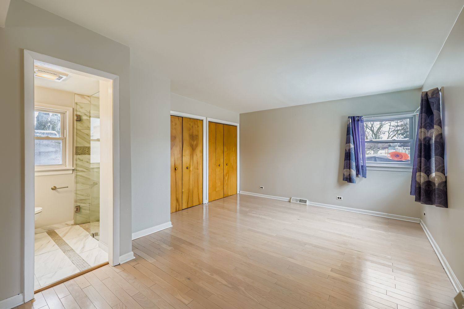 887 Ingram Place, Des Plaines, IL 60016