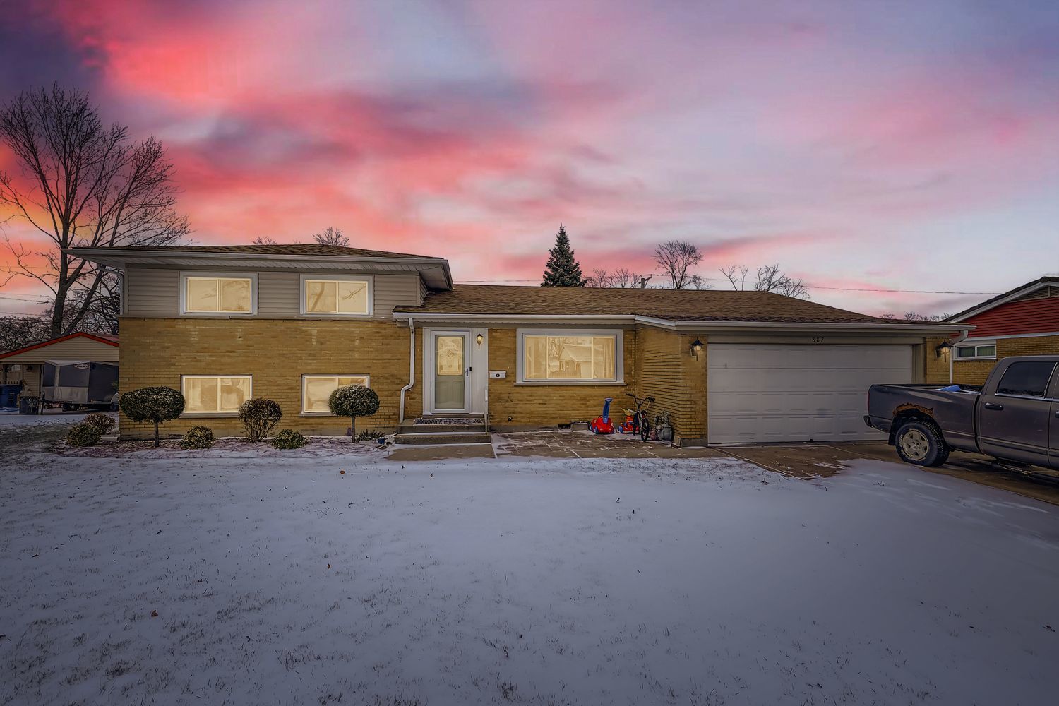 887 Ingram Place, Des Plaines, IL 60016