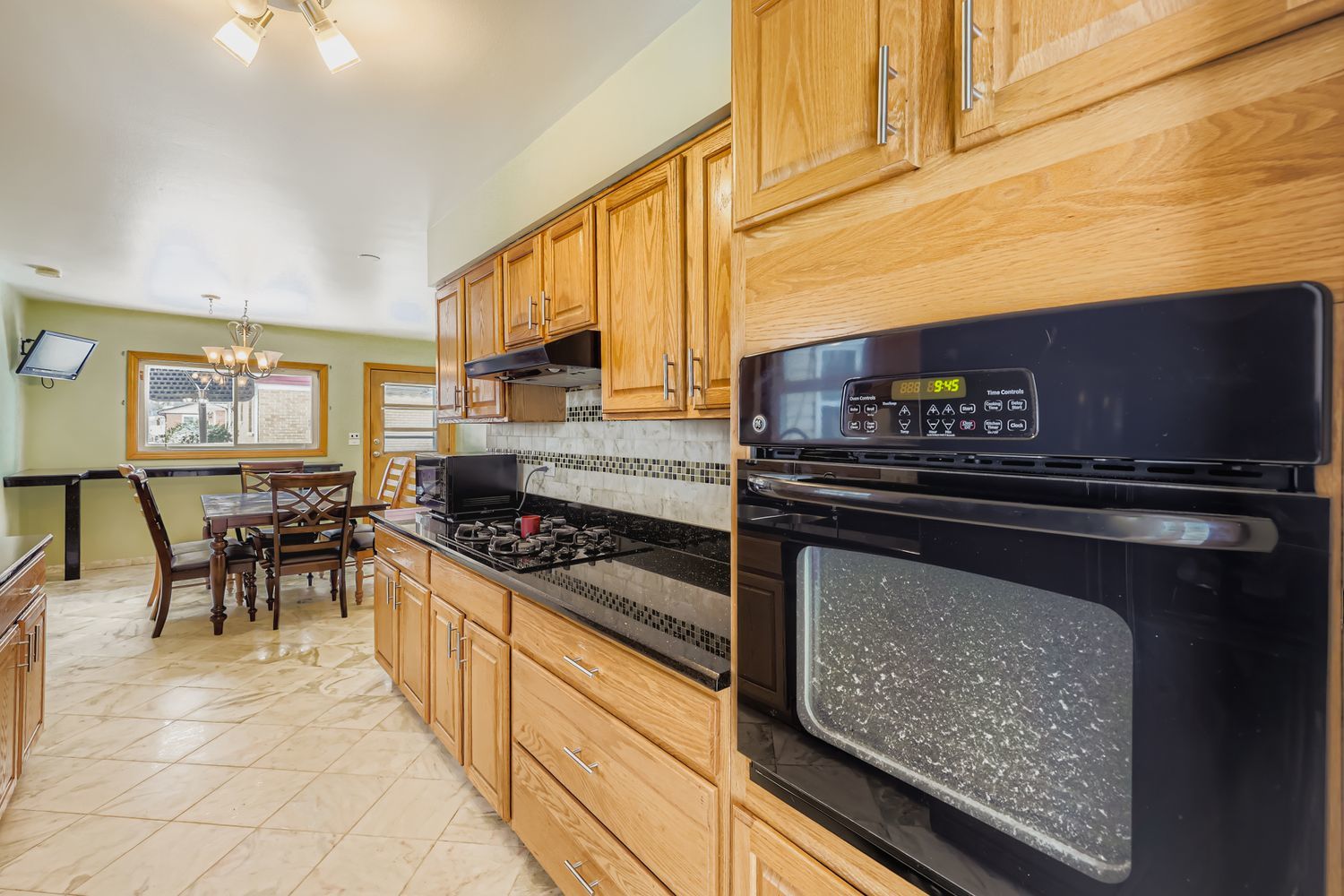 887 Ingram Place, Des Plaines, IL 60016