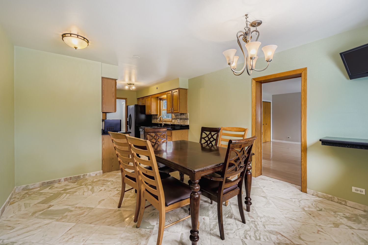 887 Ingram Place, Des Plaines, IL 60016