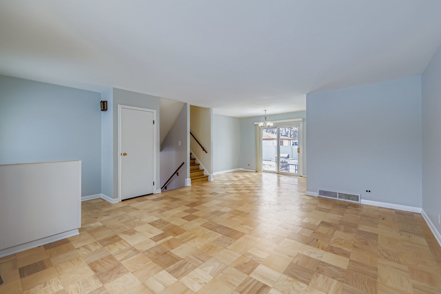 887 Ingram Place, Des Plaines, IL 60016