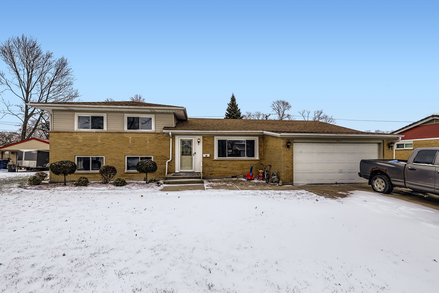 887 Ingram Place, Des Plaines, IL 60016