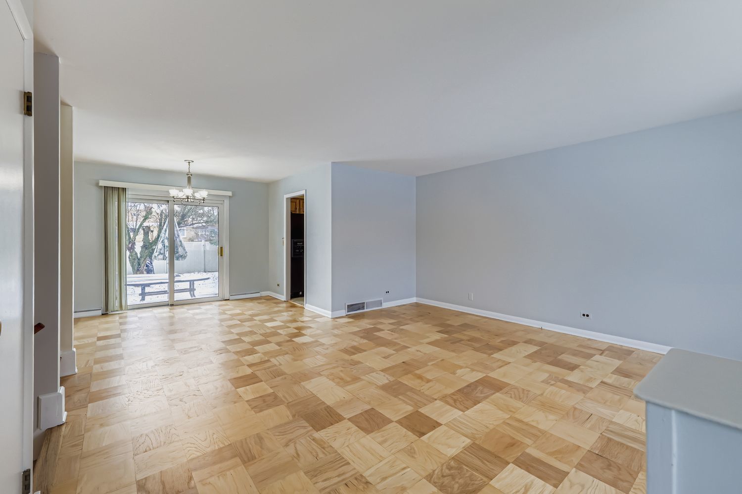 887 Ingram Place, Des Plaines, IL 60016