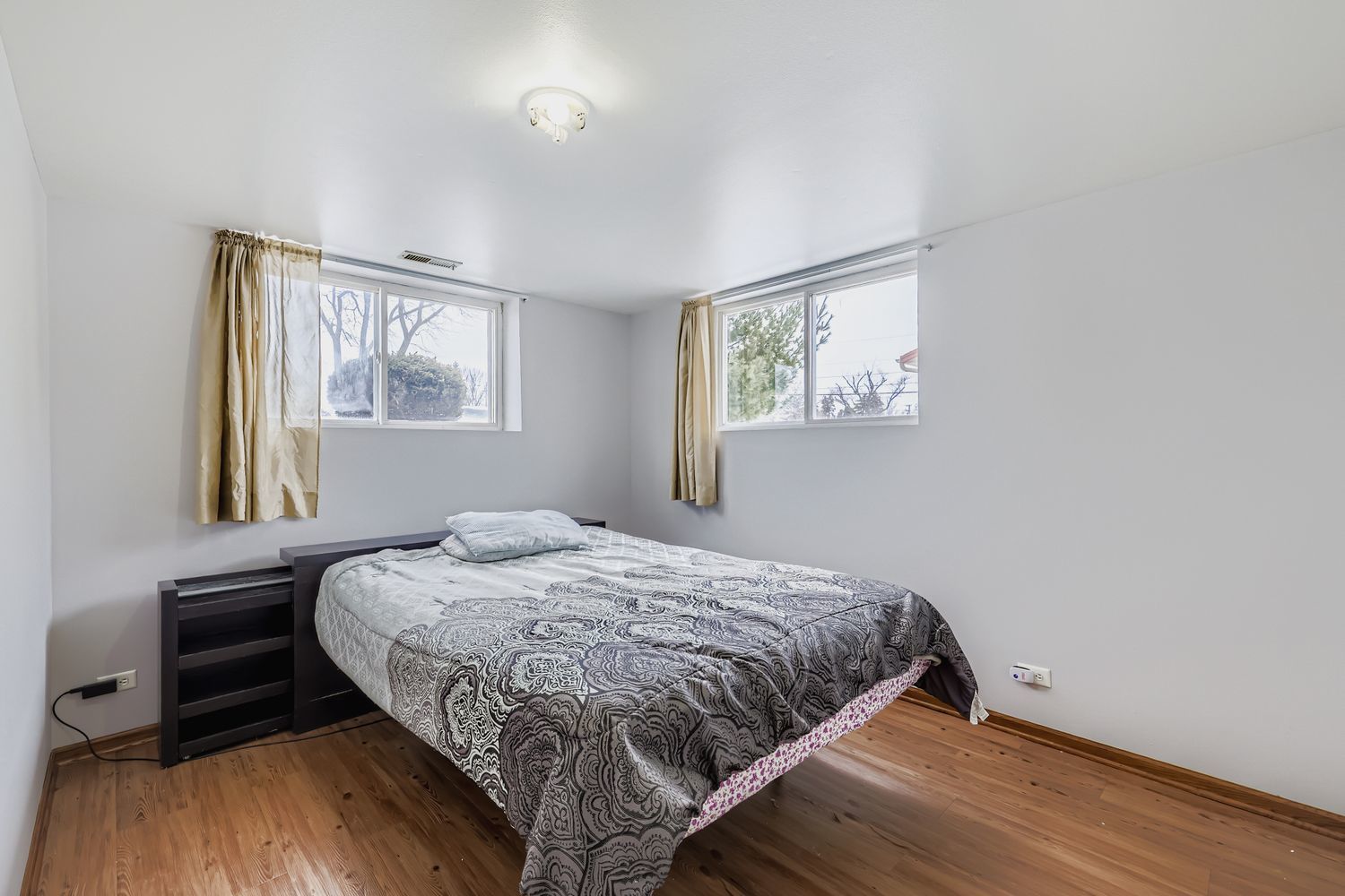 887 Ingram Place, Des Plaines, IL 60016