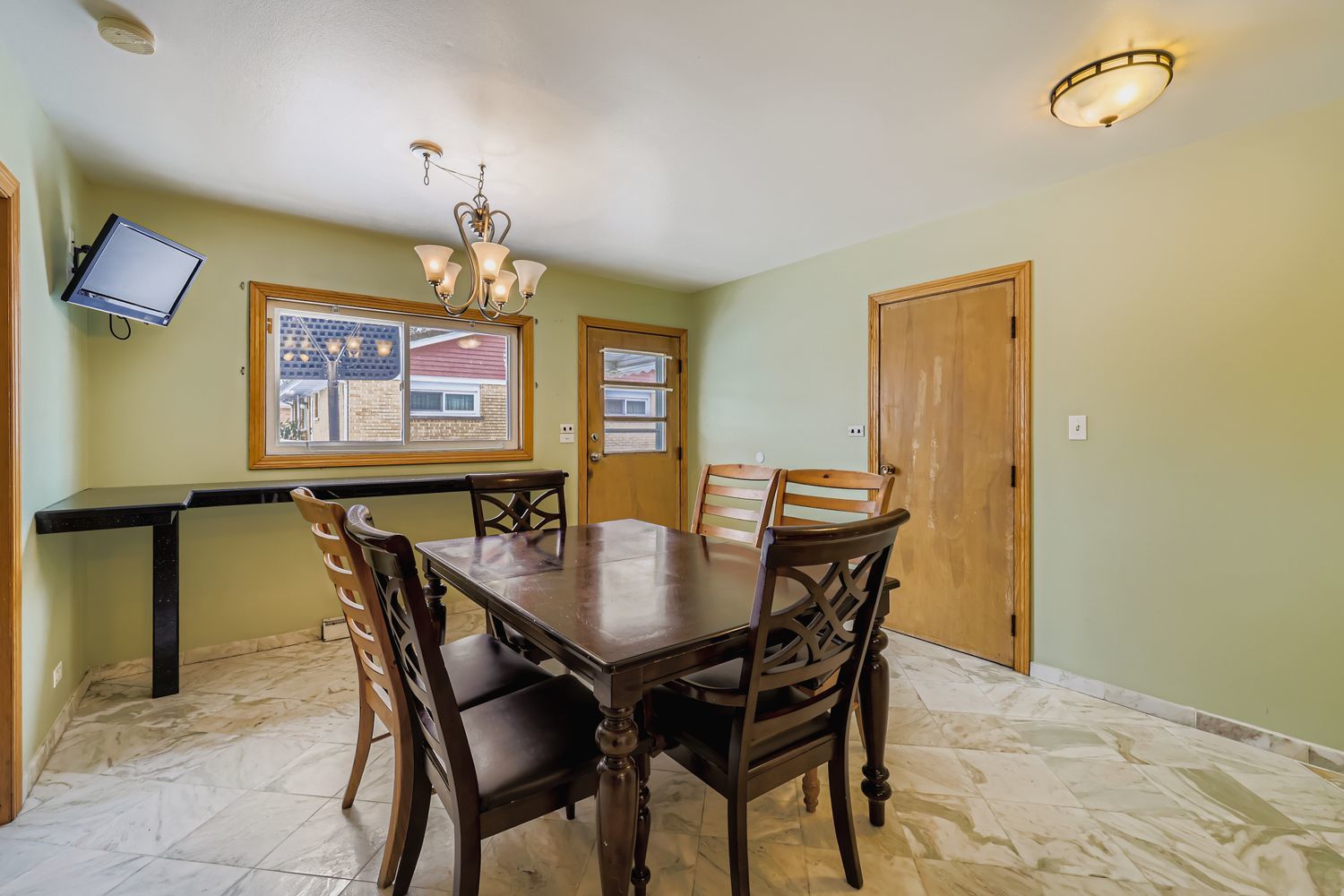 887 Ingram Place, Des Plaines, IL 60016