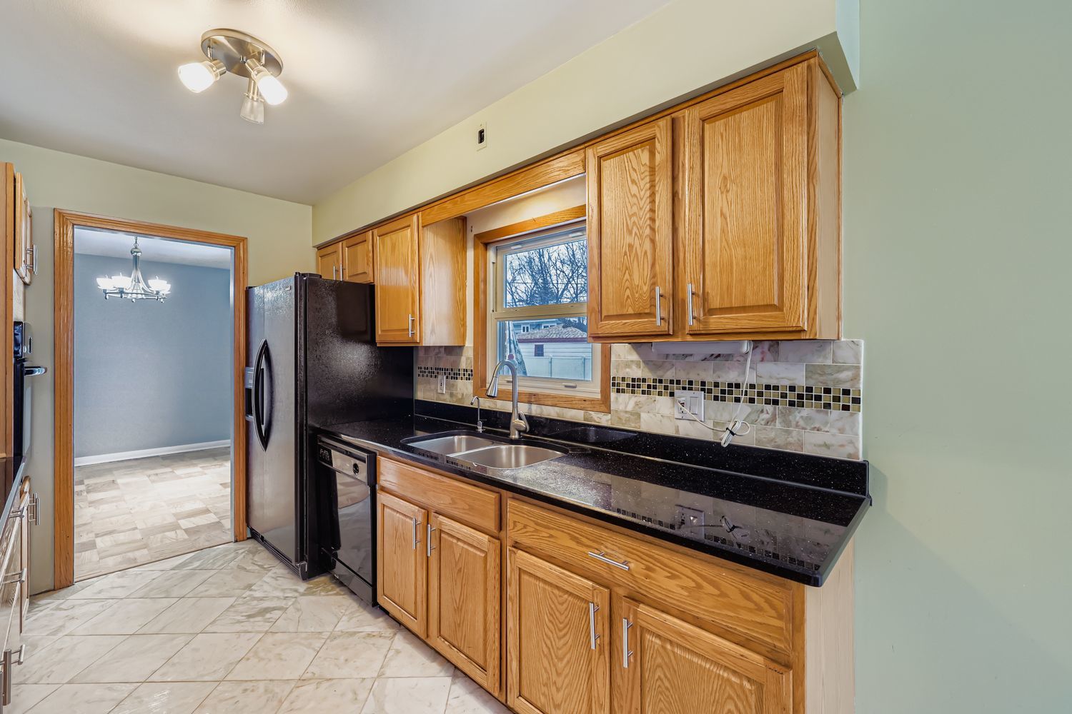 887 Ingram Place, Des Plaines, IL 60016