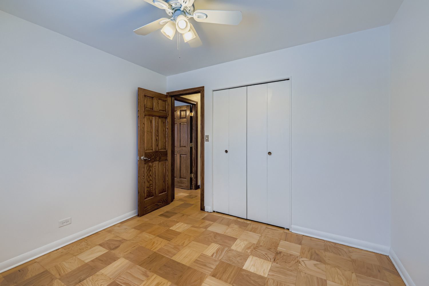 887 Ingram Place, Des Plaines, IL 60016