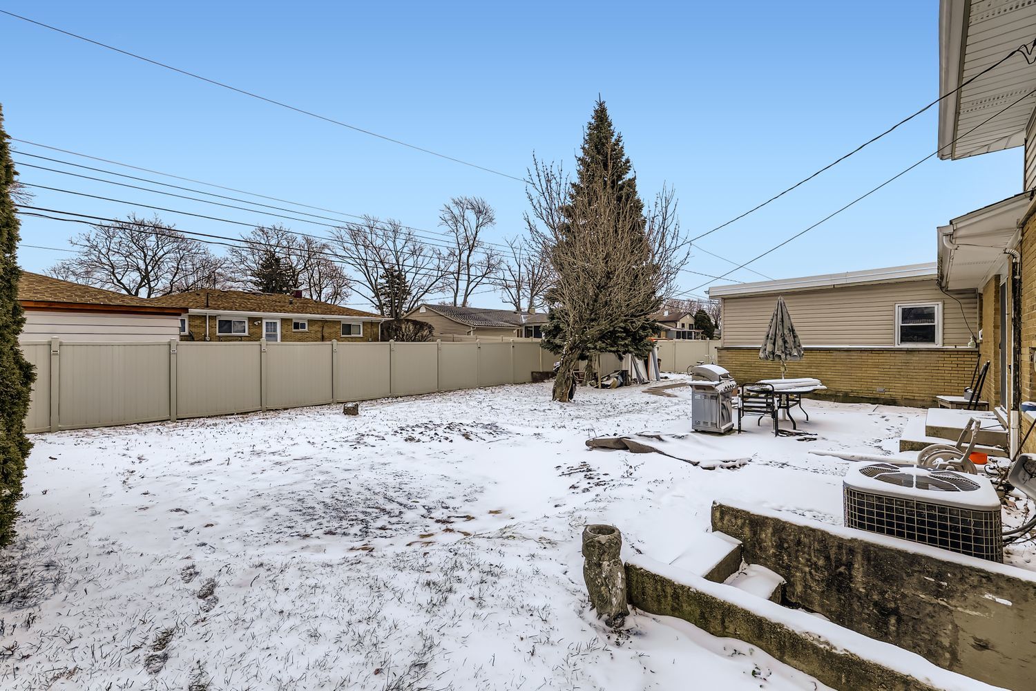 887 Ingram Place, Des Plaines, IL 60016