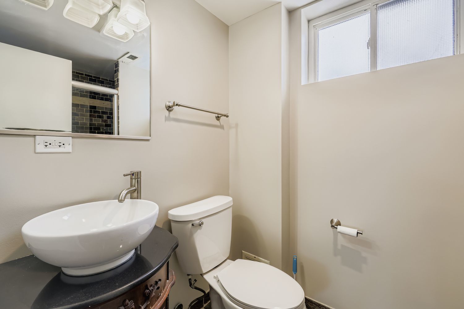 887 Ingram Place, Des Plaines, IL 60016