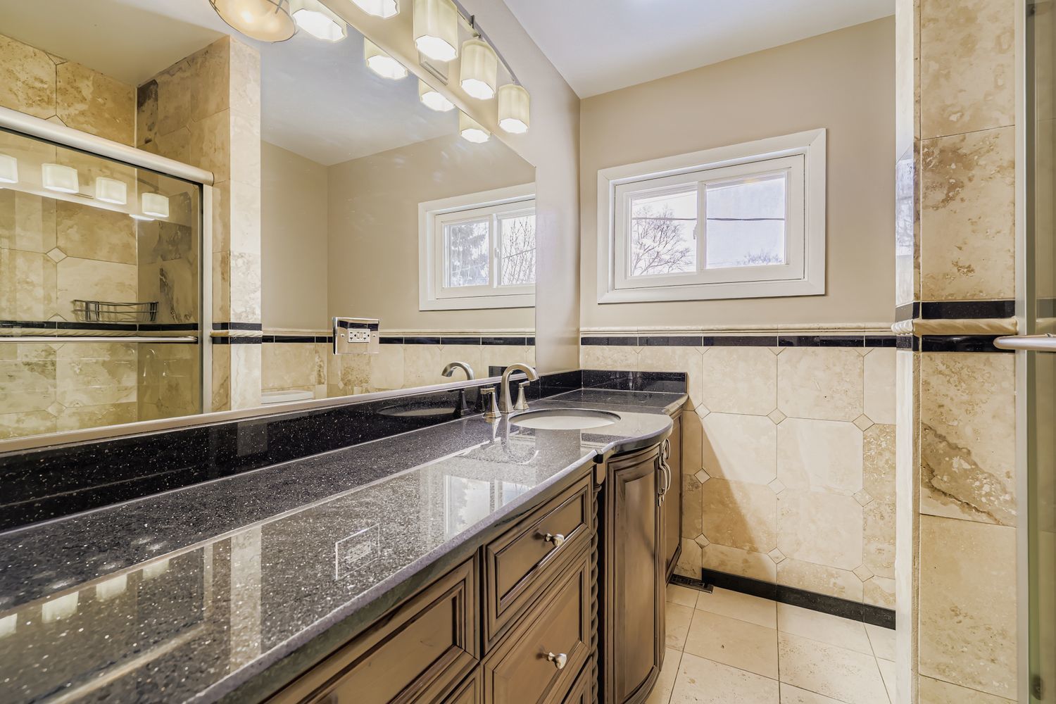 887 Ingram Place, Des Plaines, IL 60016