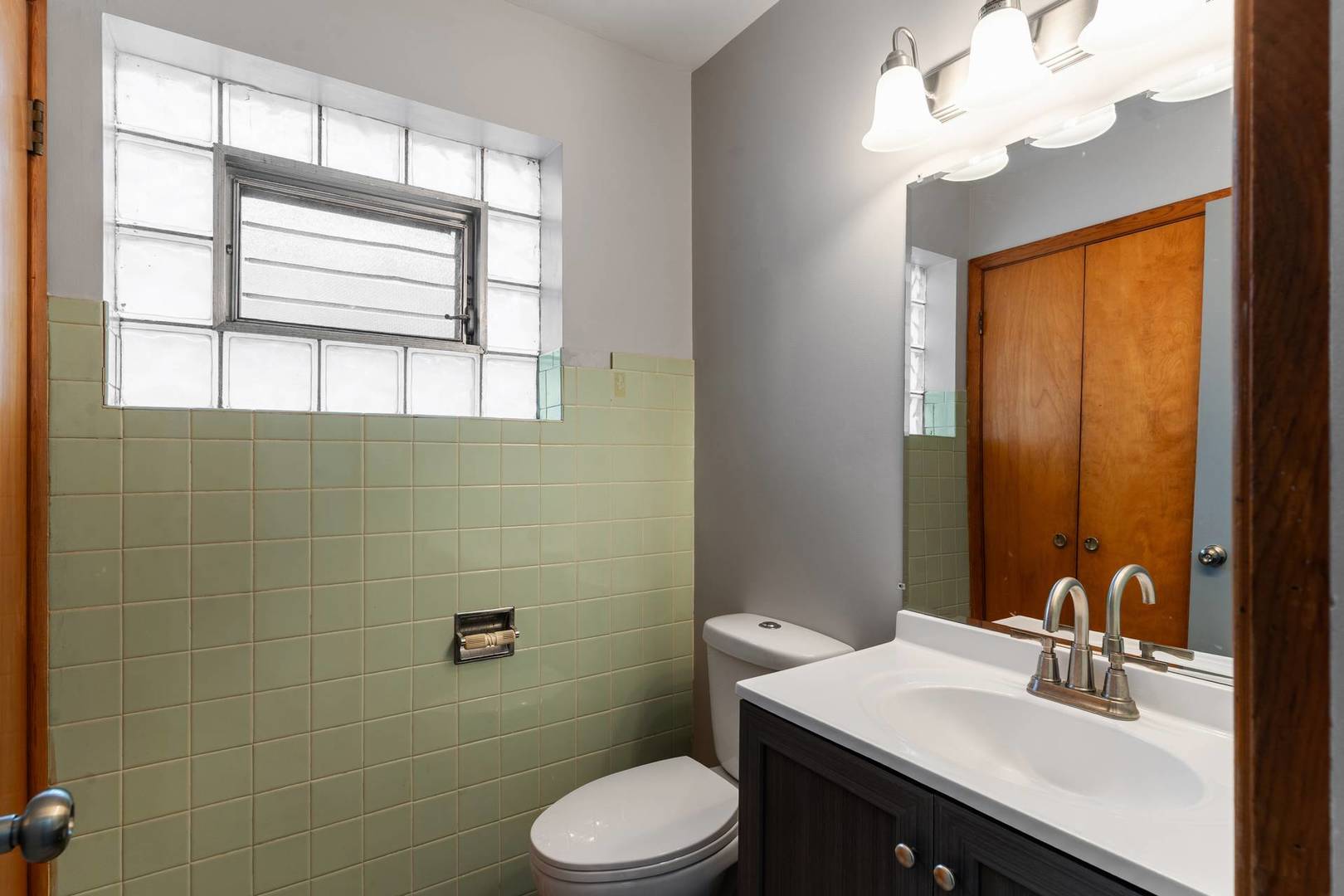 2206 W 81st Place, Chicago, IL 60620