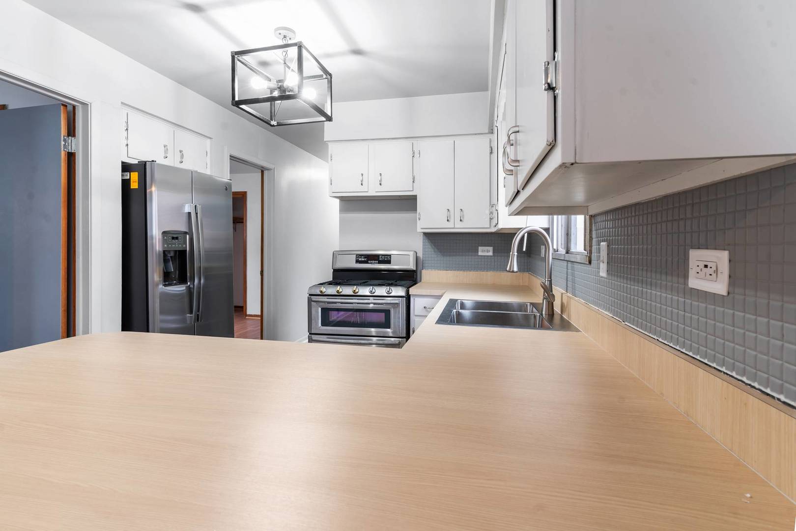 2206 W 81st Place, Chicago, IL 60620