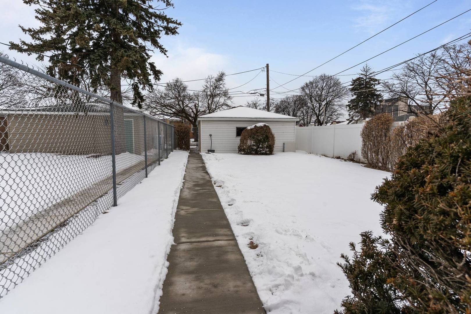 2206 W 81st Place, Chicago, IL 60620