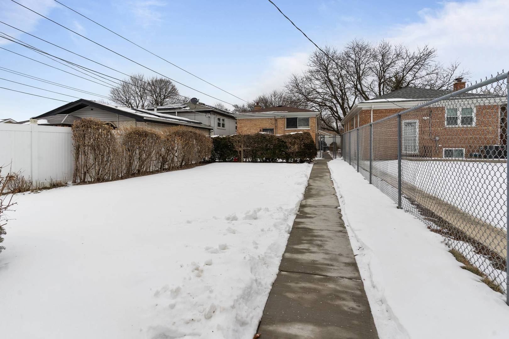 2206 W 81st Place, Chicago, IL 60620